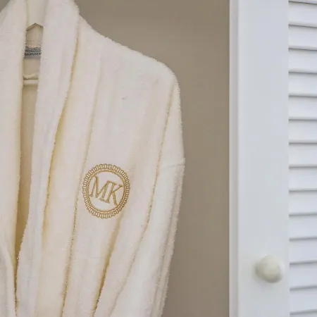 Makri Kythera Luxury Suites - Private Pool Or Hot Tub Suites Диакофти Экстерьер фото