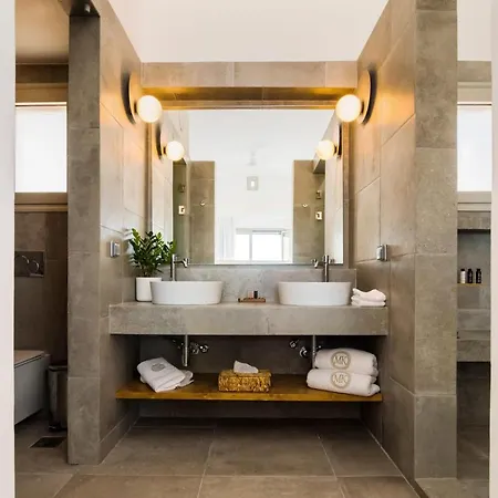 Makri Kythera Luxury Suites - Private Pool Or Hot Tub Suites Диакофти Экстерьер фото