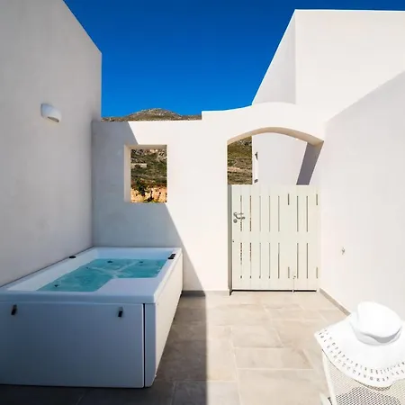 Makri Kythera Luxury Suites - Private Pool Or Hot Tub Suites Диакофти Экстерьер фото
