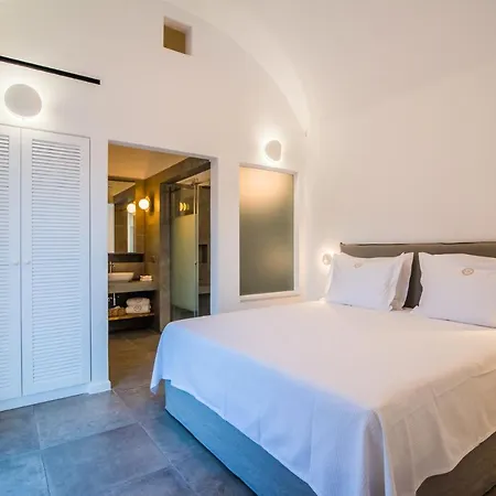 Makri Kythera Luxury Suites - Private Pool Or Hot Tub Suites Диакофти Экстерьер фото