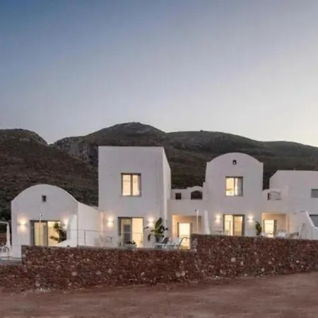 Makri Kythera Luxury Suites - Private Pool Or Hot Tub Suites Диакофти Экстерьер фото