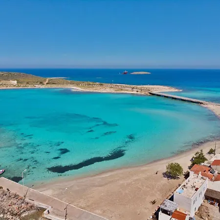 Makri Kythera Luxury Suites - Private Pool Or Hot Tub Suites Диакофти Экстерьер фото